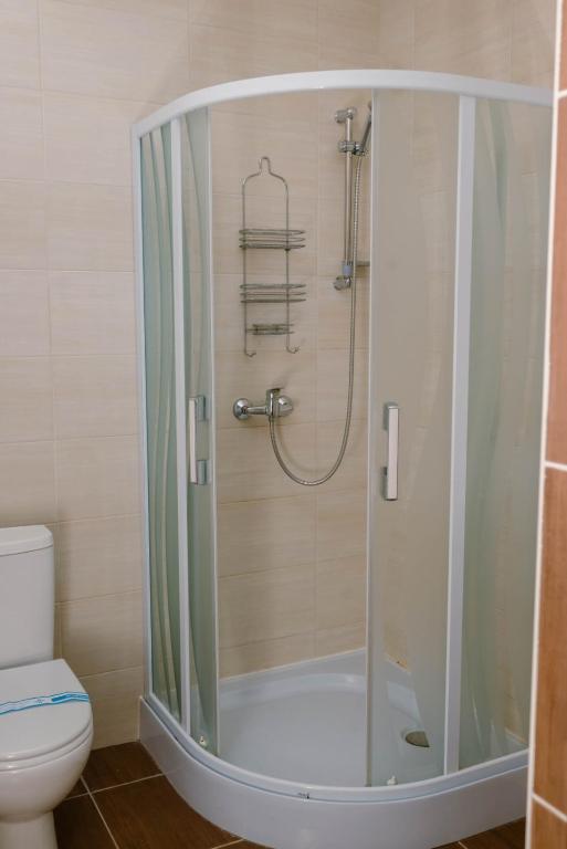 Покращений номер з окремими ліжками 4